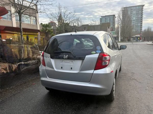 2010 Honda Fit - Image 5 of 17