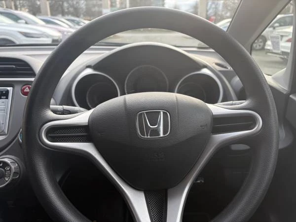 2010 Honda Fit - Image 10 of 17