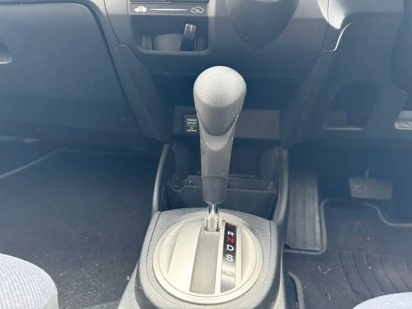 2010 Honda Fit - Image 13 of 17