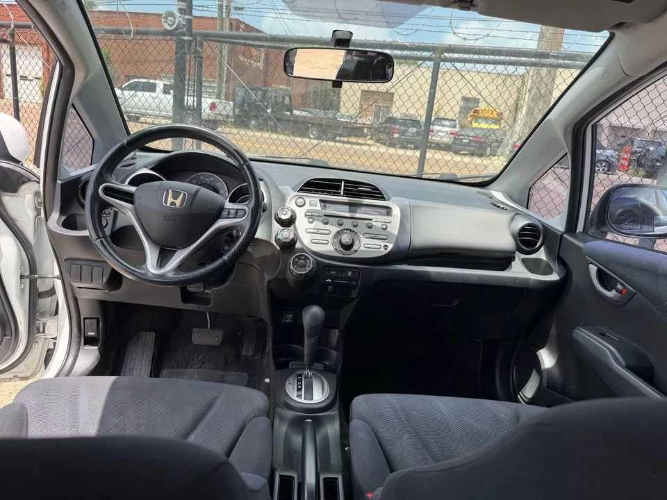 2010 Honda Fit - Image 5 of 7