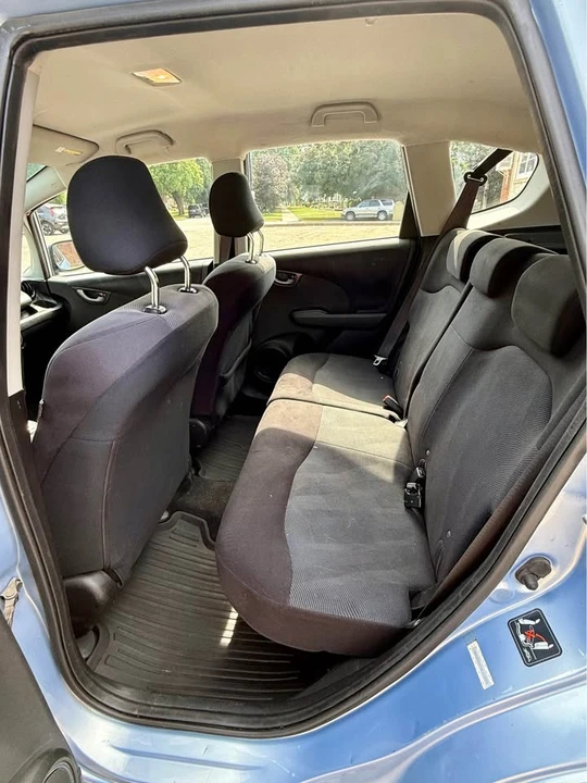 2010 Honda Fit - Image 10 of 12
