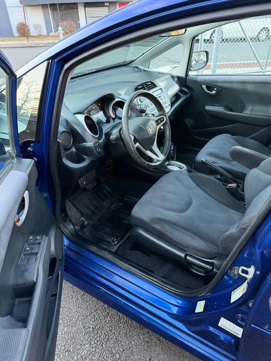 2010 Honda Fit - Image 9 of 14
