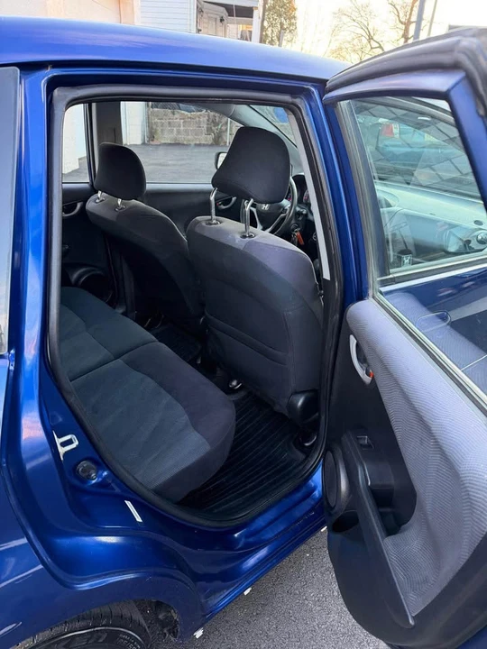 2010 Honda Fit - Image 12 of 14