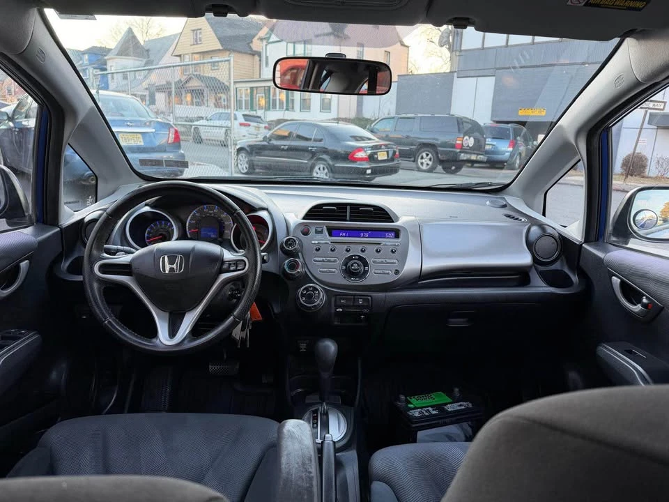 2010 Honda Fit - Image 11 of 14