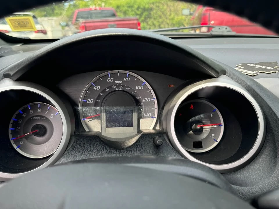 2010 Honda Fit - Image 11 of 13