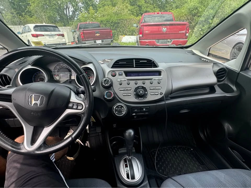 2010 Honda Fit - Image 12 of 13