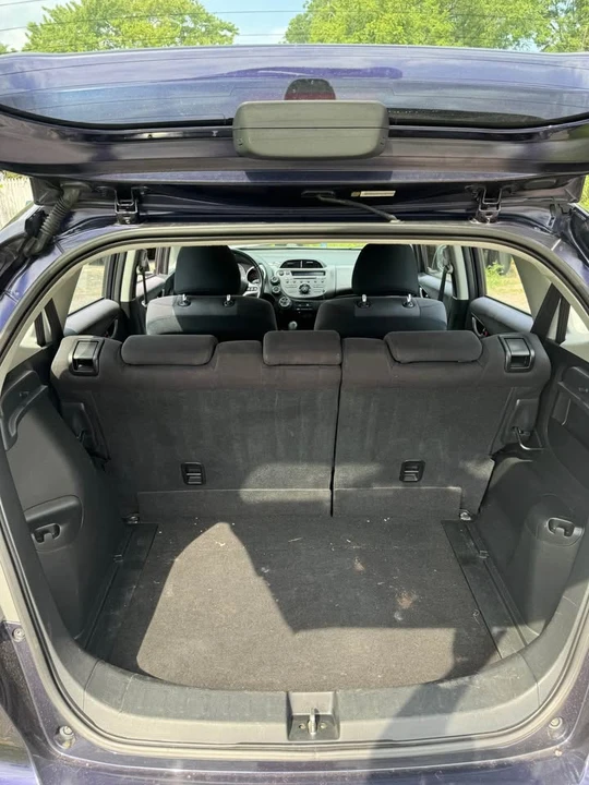2010 Honda Fit - Image 9 of 13