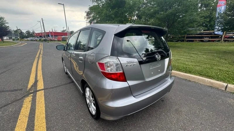 2010 Honda Fit - Image 4 of 12