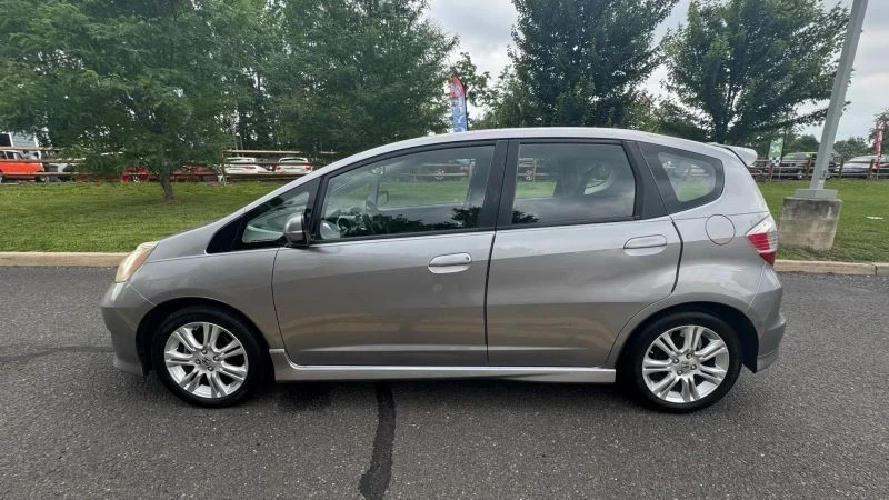 2010 Honda Fit - Image 3 of 12