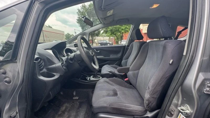 2010 Honda Fit - Image 11 of 12