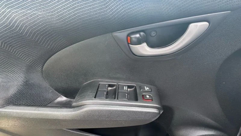 2010 Honda Fit - Image 10 of 12