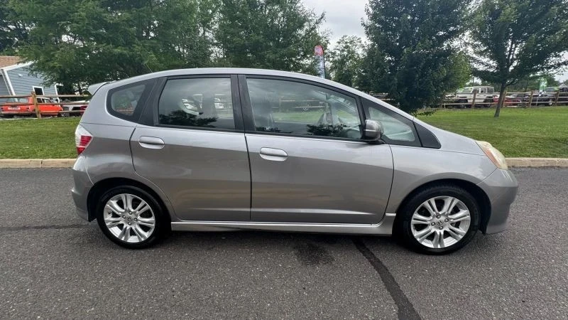 2010 Honda Fit - Image 7 of 12