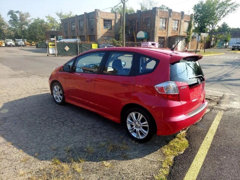 2010 Honda Fit - Image 5 of 12