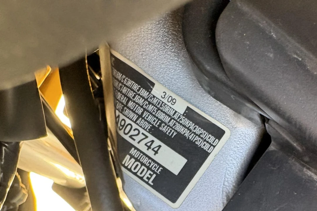 2010 Honda Gold Wing - Image 7 of 7