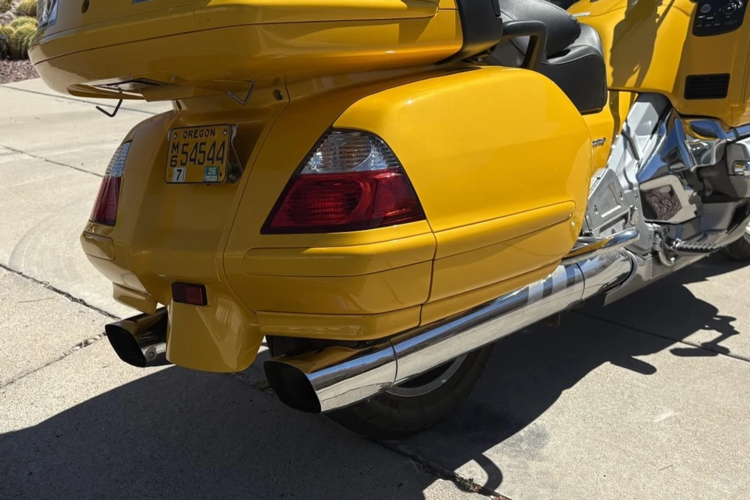 2010 Honda Gold Wing - Image 6 of 7