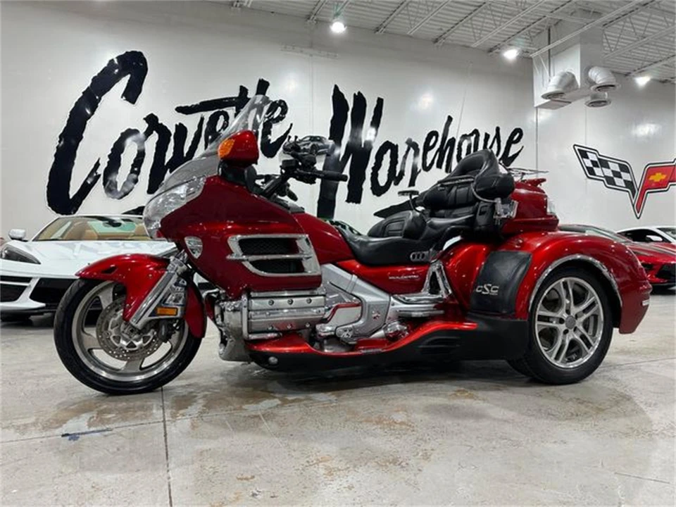 2010 Honda Gold Wing - Image 23 of 24