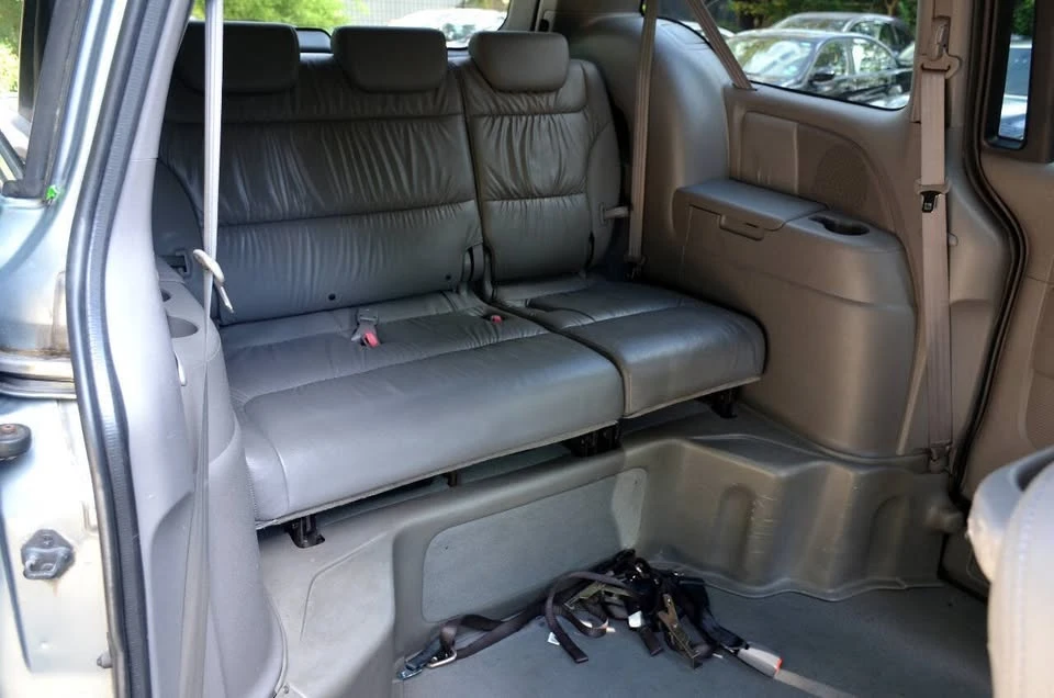 2010 Honda Odyssey - Image 17 of 20