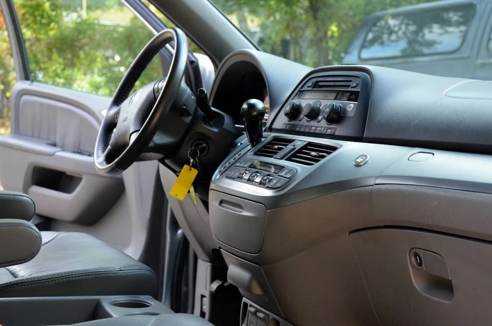 2010 Honda Odyssey - Image 13 of 20