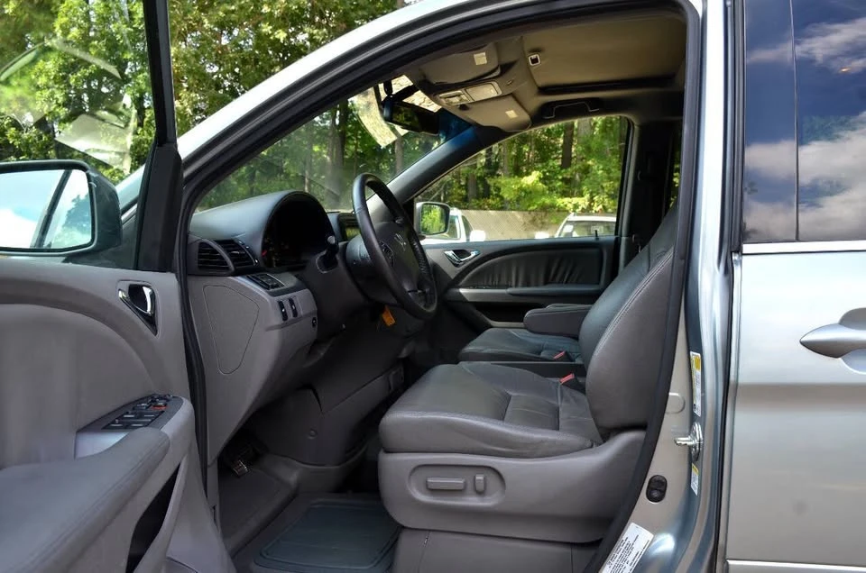 2010 Honda Odyssey - Image 8 of 20