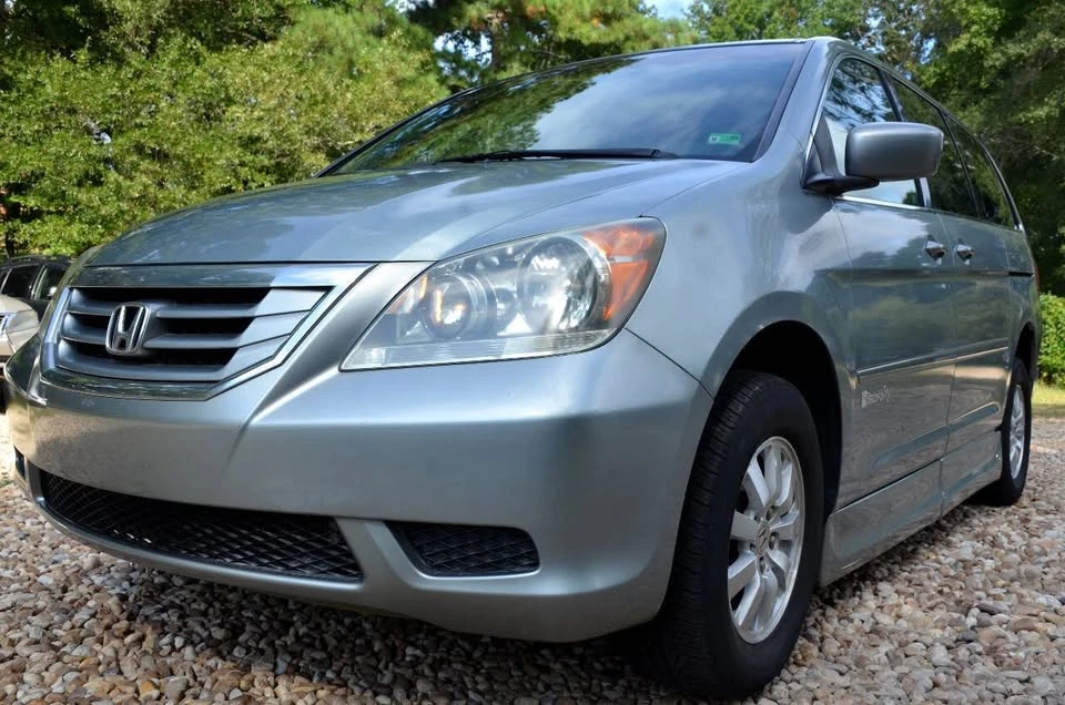 2010 Honda Odyssey - Image 2 of 20