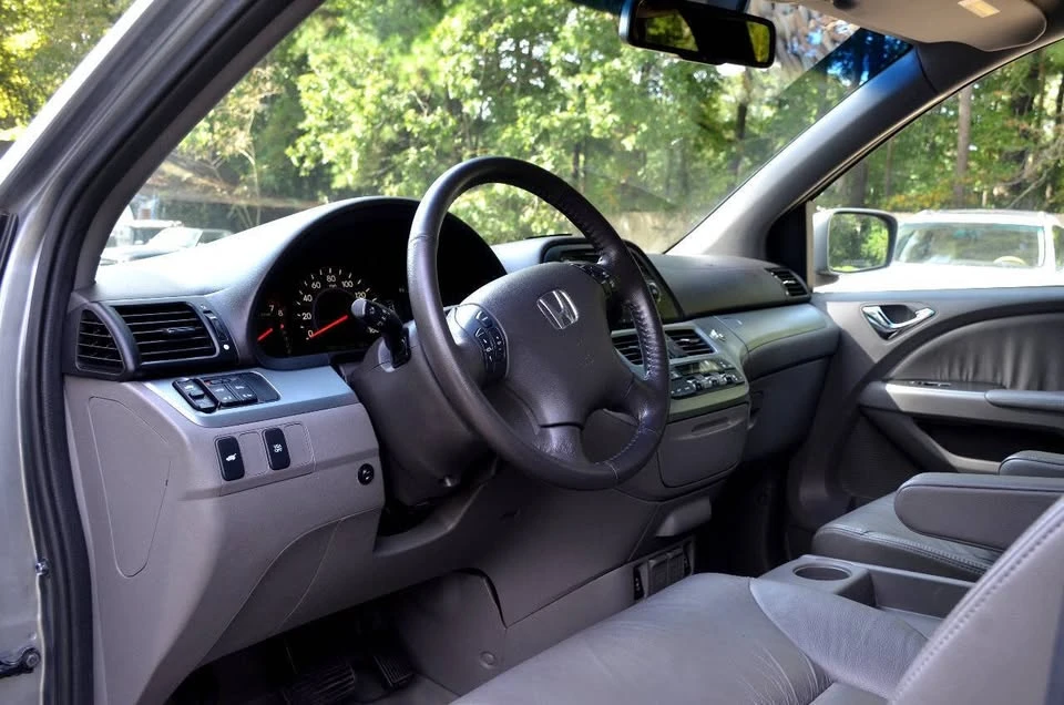 2010 Honda Odyssey - Image 9 of 20