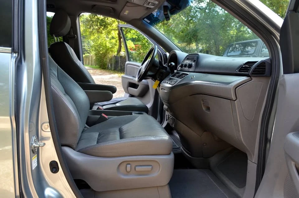 2010 Honda Odyssey - Image 12 of 20