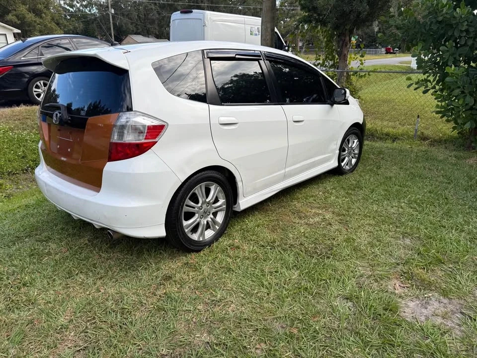 2010 Honda Fit - Image 3 of 5