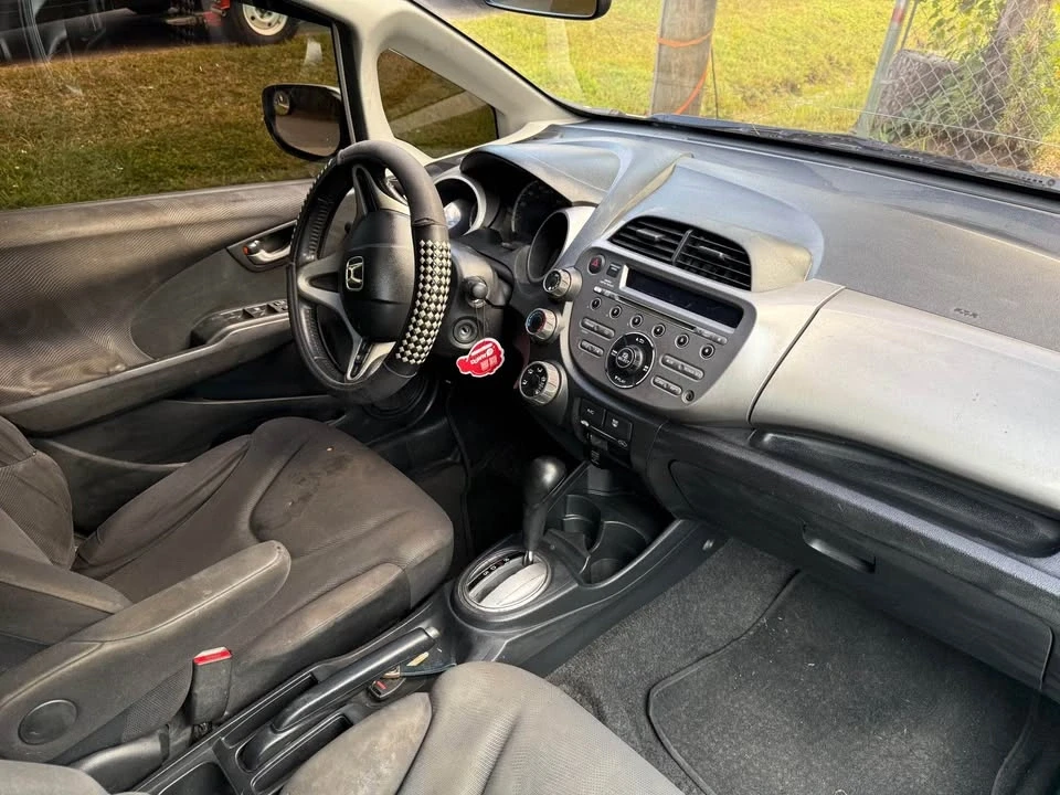 2010 Honda Fit - Image 5 of 5