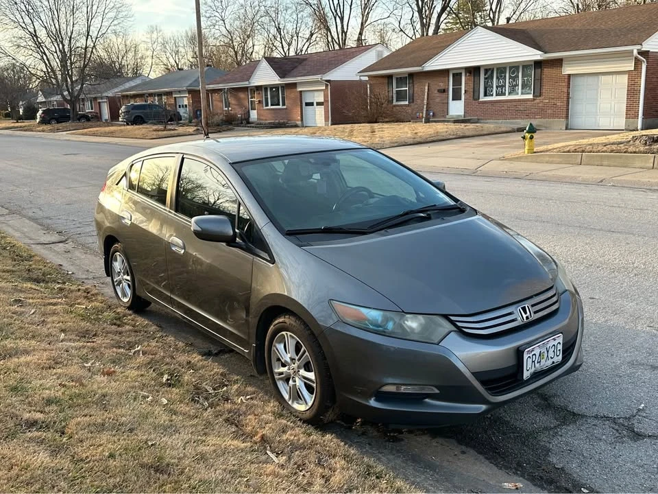 2010 Honda Insight 2nd Gen - Image 5 of 9