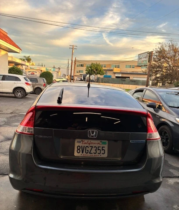 2010 Honda Insight 2nd Gen - Image 5 of 13