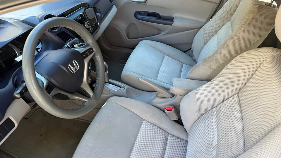 2010 Honda Insight 2nd Gen - Image 2 of 10