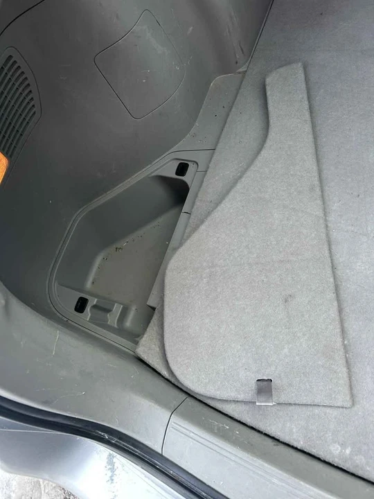 2010 Honda Insight 2nd Gen - Image 9 of 10