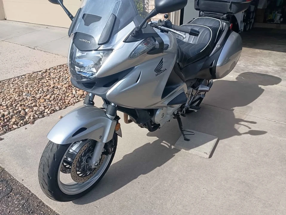 2010 Honda Motorcycles - Image 2 of 11