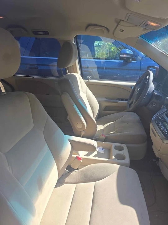 2010 Honda Odyssey - Image 4 of 7