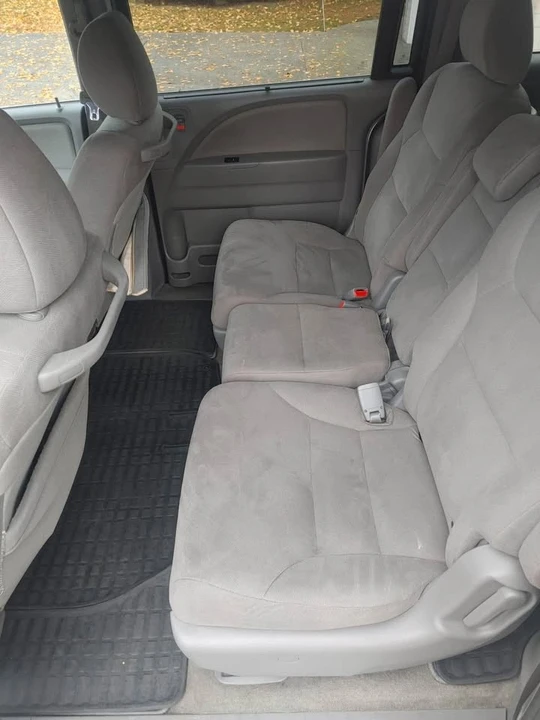 2010 Honda Odyssey - Image 4 of 7