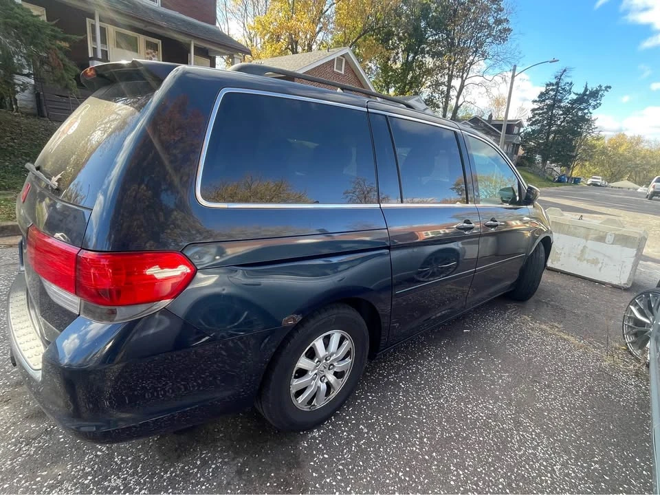 2010 Honda Odyssey - Image 3 of 16