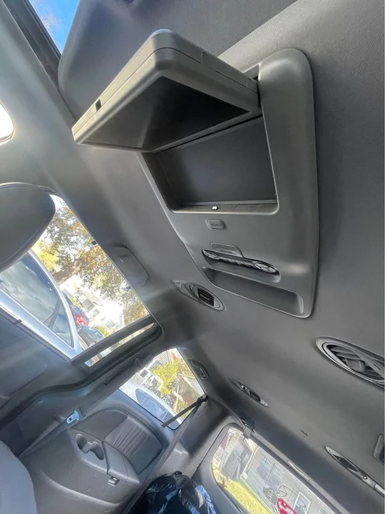 2010 Honda Odyssey - Image 10 of 16