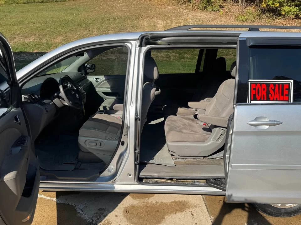 2010 Honda Odyssey - Image 4 of 19