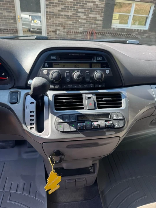 2010 Honda Odyssey - Image 3 of 19