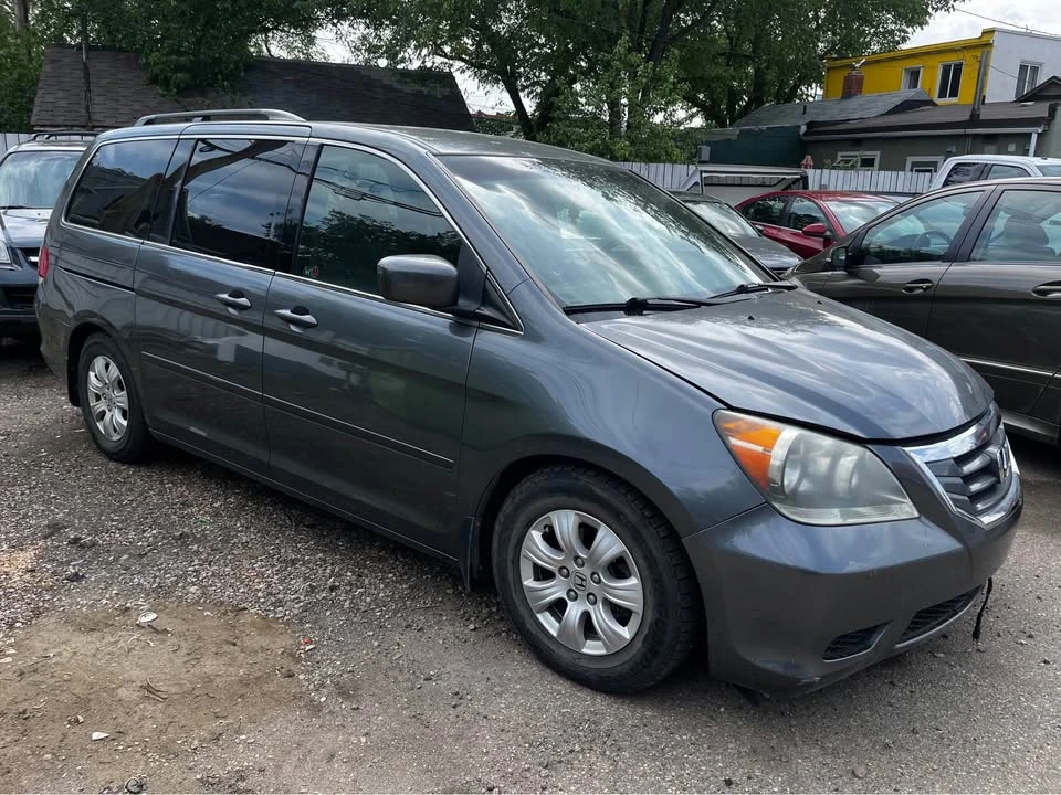 2010 Honda Odyssey - Image 2 of 18
