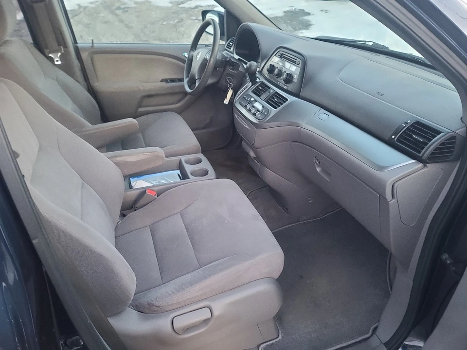 2010 Honda Odyssey - Image 17 of 21