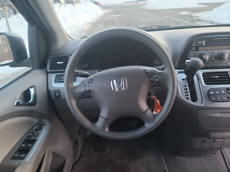 2010 Honda Odyssey - Image 18 of 21