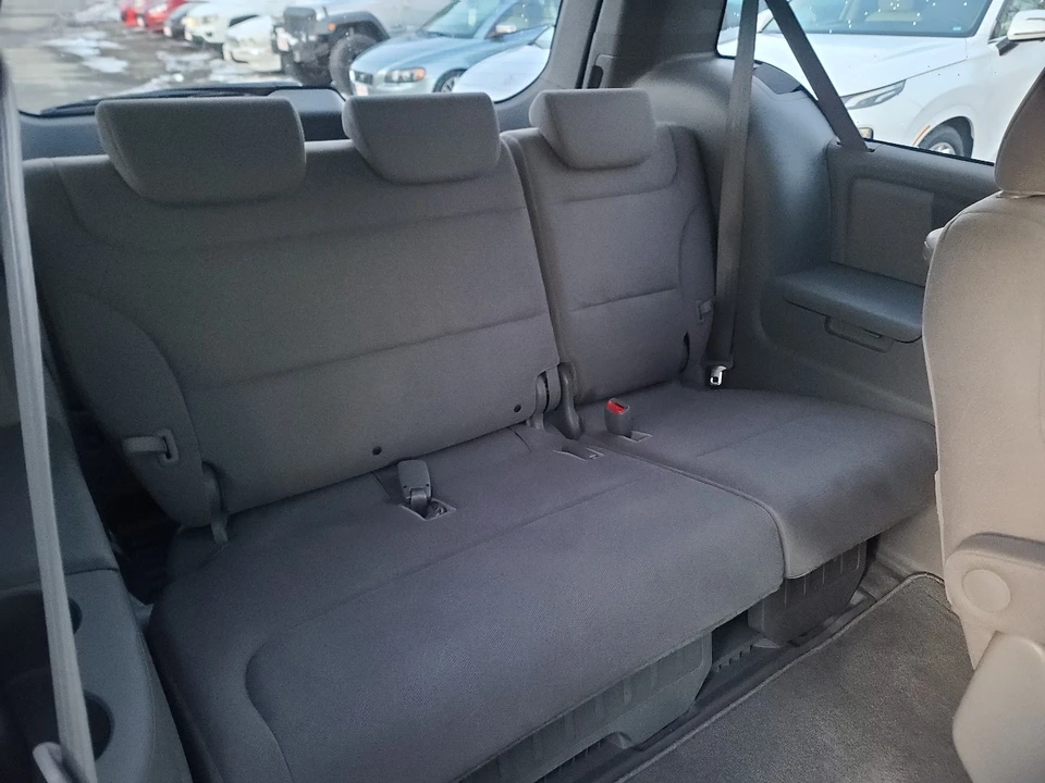 2010 Honda Odyssey - Image 15 of 21