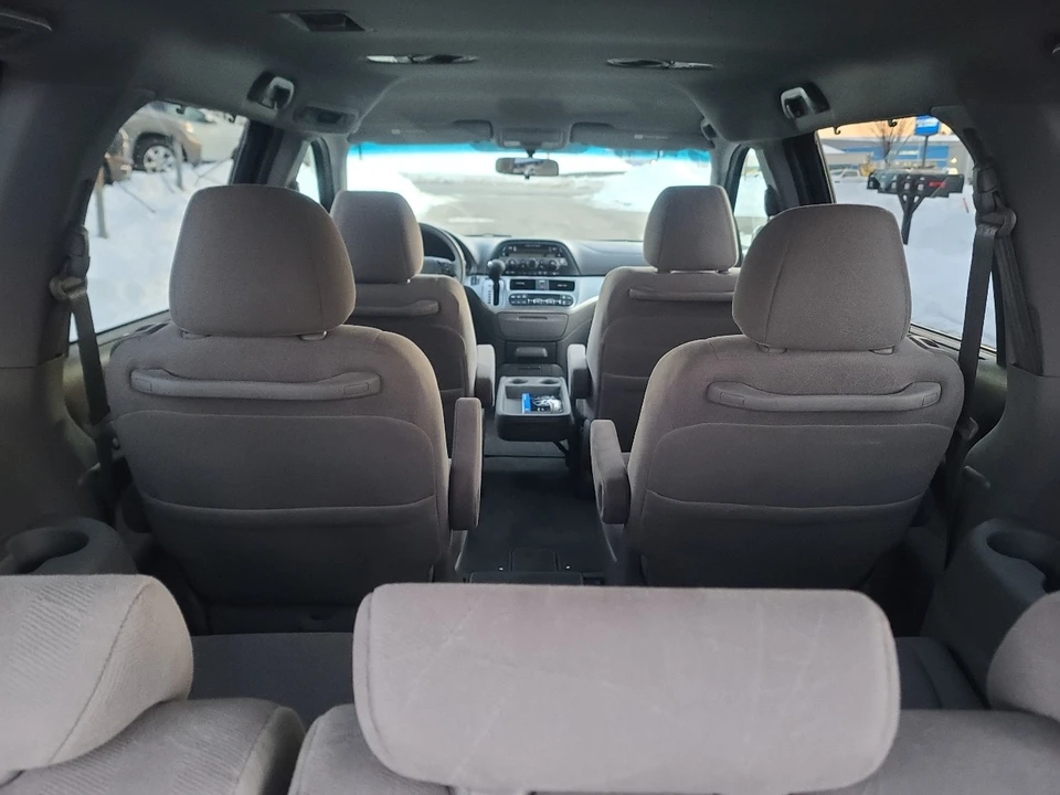 2010 Honda Odyssey - Image 14 of 21