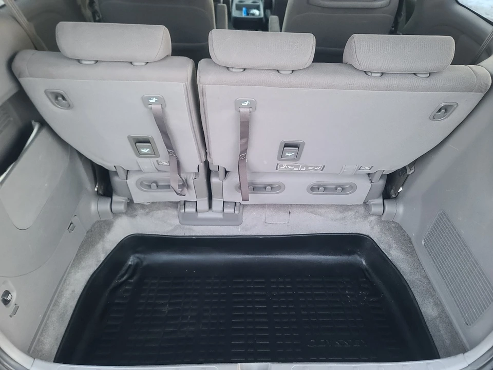 2010 Honda Odyssey - Image 13 of 21