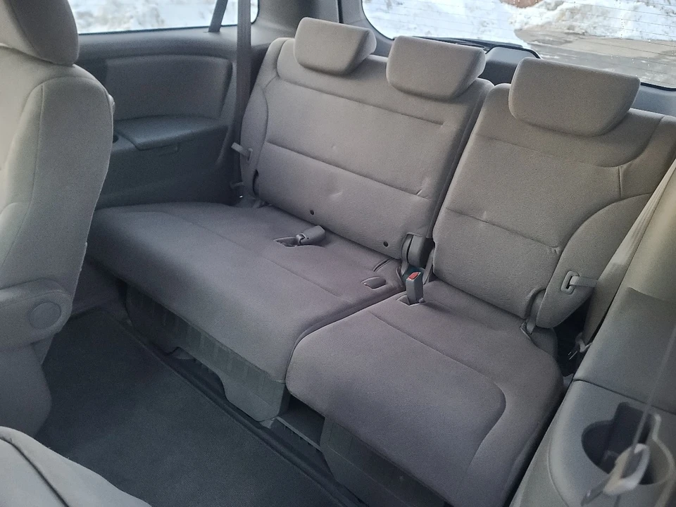 2010 Honda Odyssey - Image 12 of 21