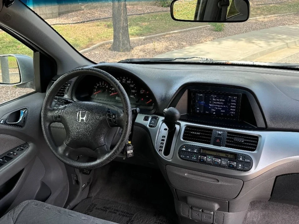 2010 Honda Odyssey - Image 4 of 15