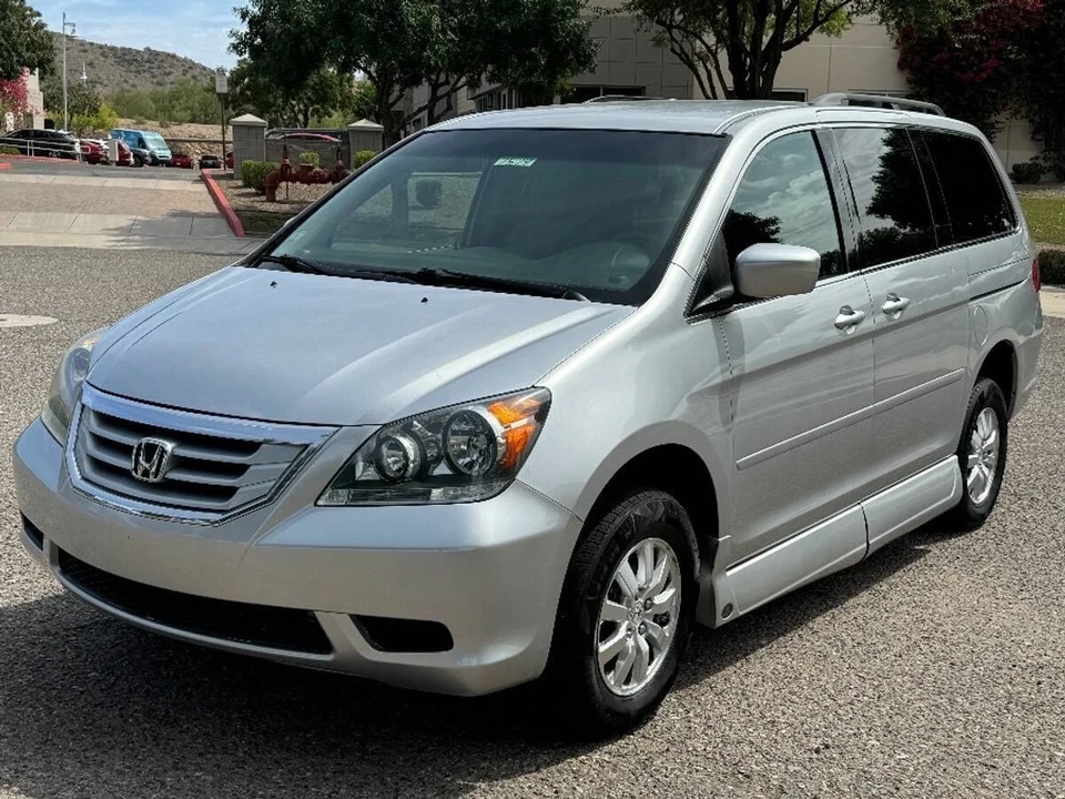 2010 Honda Odyssey - Image 13 of 15