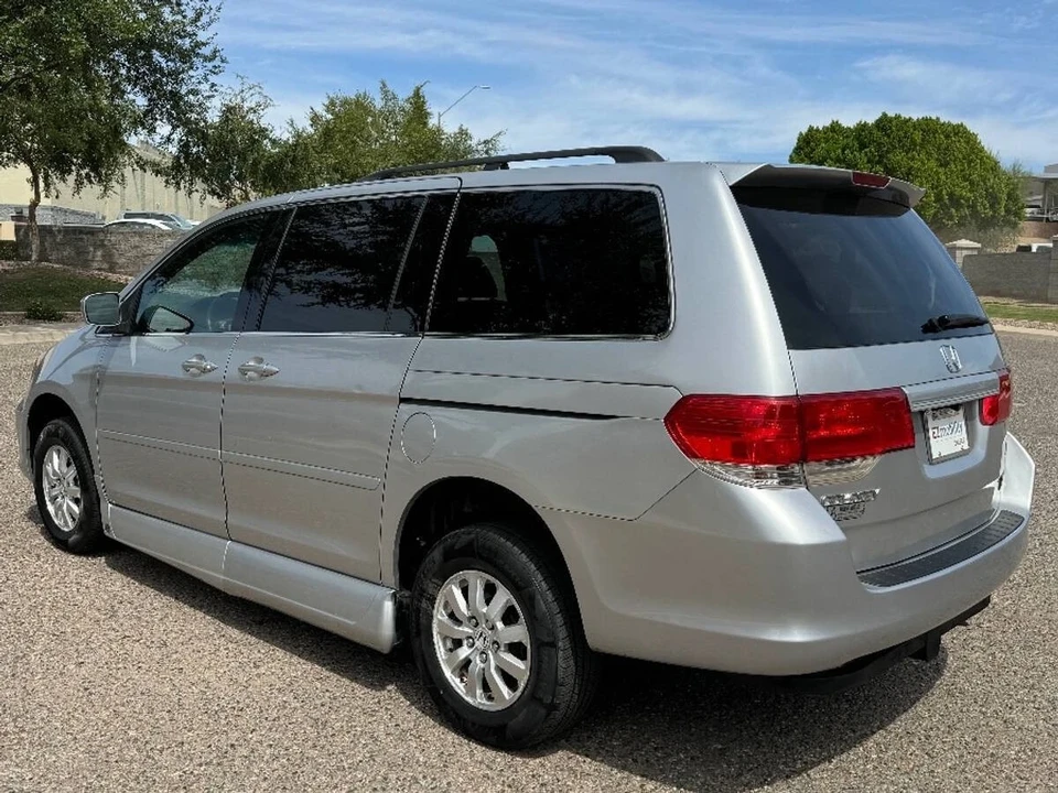 2010 Honda Odyssey - Image 12 of 15