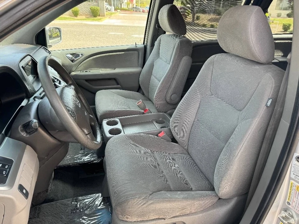 2010 Honda Odyssey - Image 5 of 15